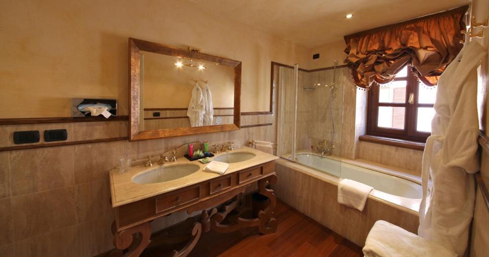 Hotel Casa Pavesi Grinzane Cavour Chambre photo